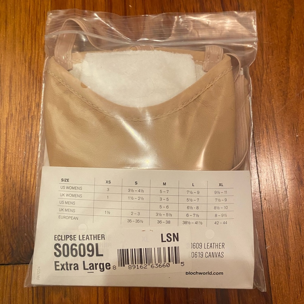 Bloch turners size XLnever worn . Brand new